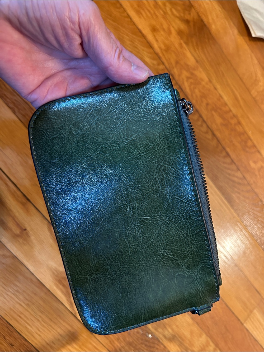 Green Leather Tote Shoulder/Handbag with Front Pocket and included clutch, MBDM - Picture 8 of 10